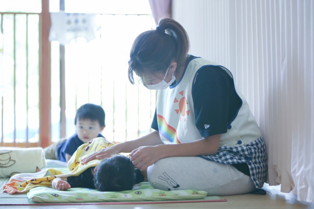 子どものお昼寝は何歳まで必要 保育士が教えるを寝かしつけ2つのコツと6つの方法 子育てポケット 前向きになれる子育て情報メディア